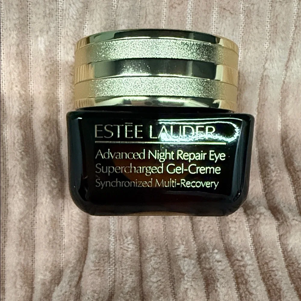 Estee Lauder Advanced Night Repair Eye Supercharged Gel-Creme - Picture 2 of 5